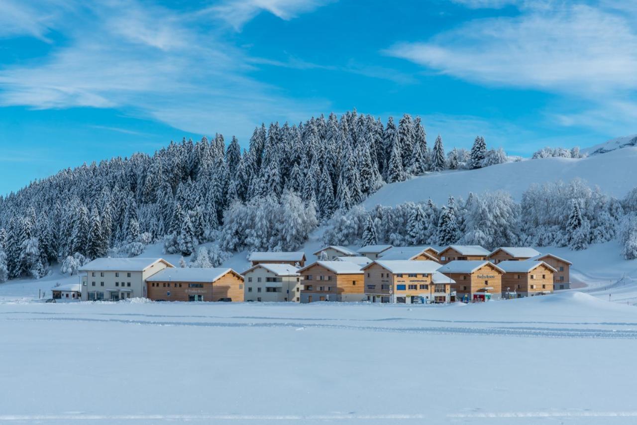 Pradas Resort Brigels Breíl Екстериор снимка