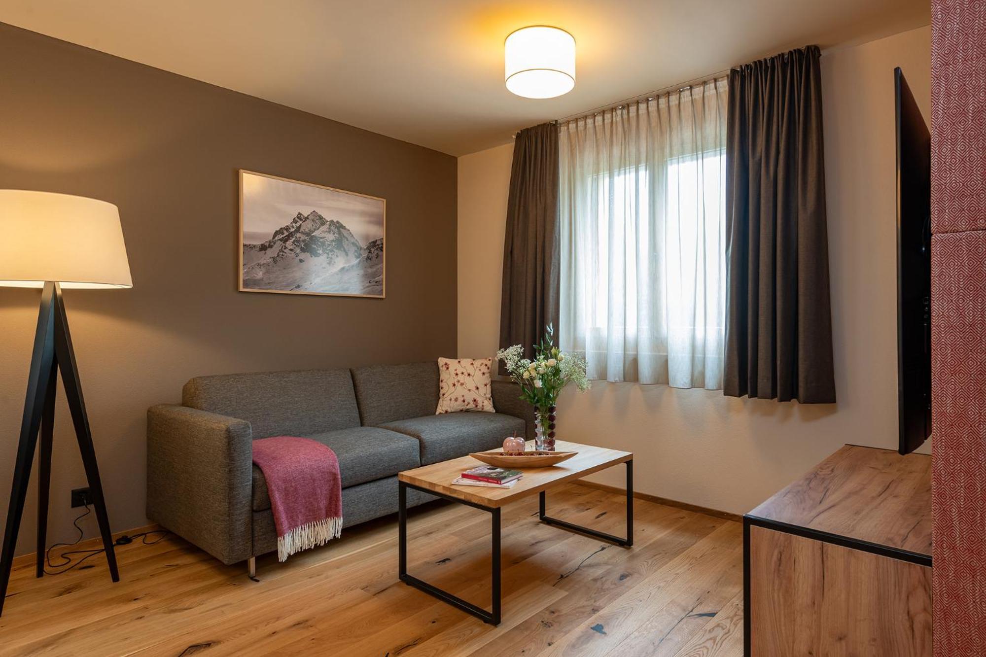 Pradas Resort Brigels Breíl Екстериор снимка